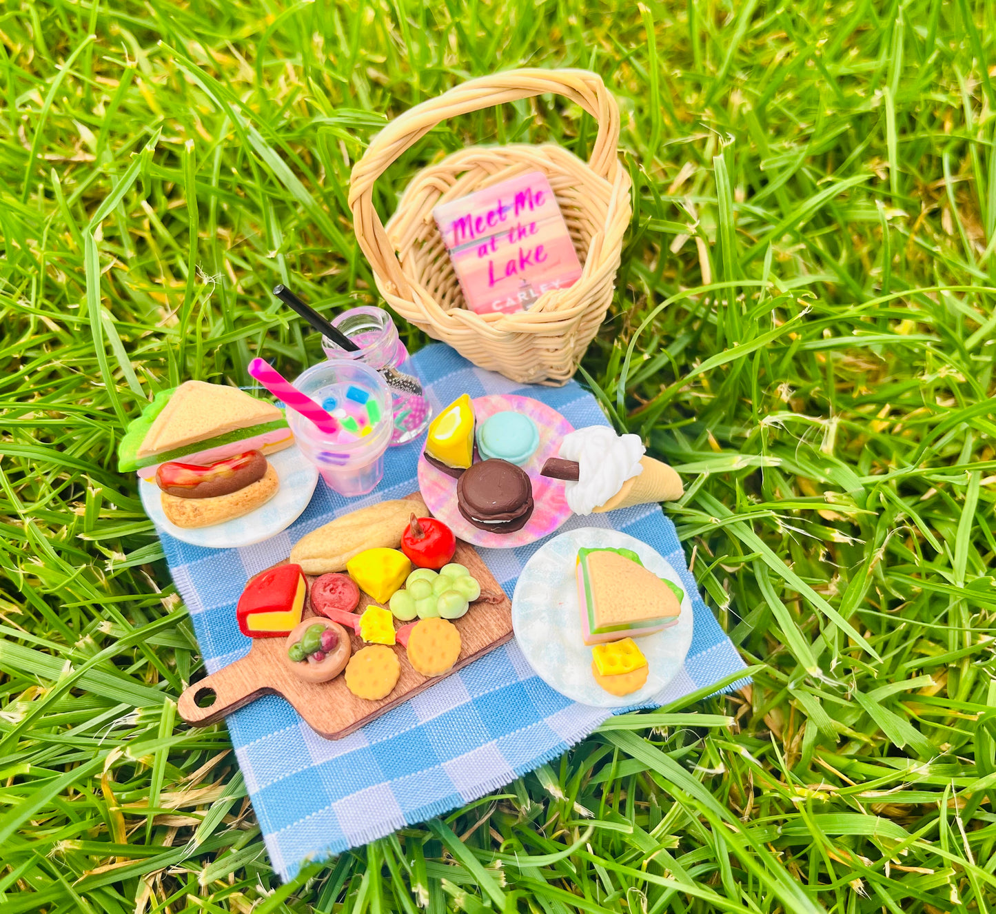 Mindful Miniatures - summer/picnic collection. (1:12 scale dolls house)