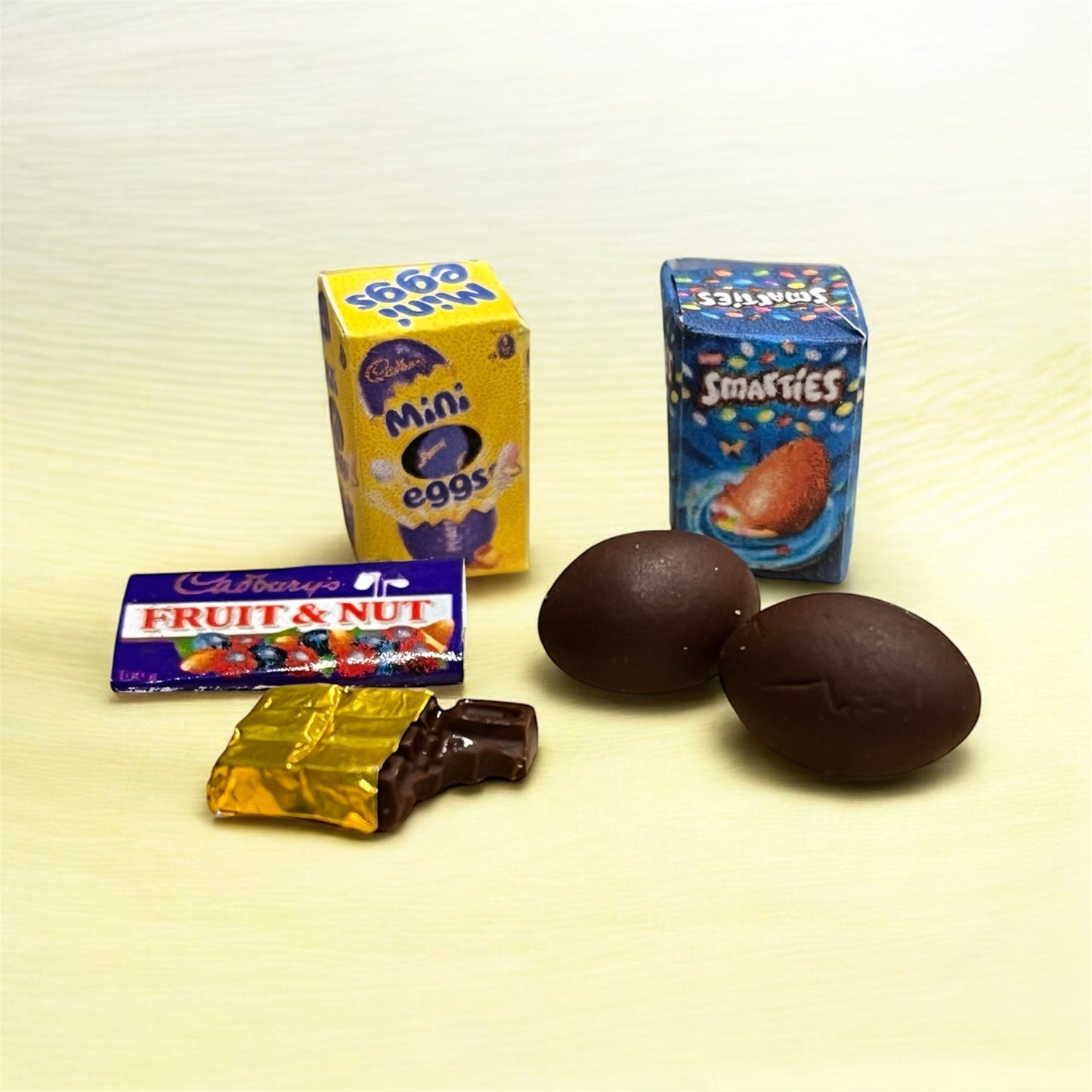 Miniature Easter sets- hot cross buns and Easter eggs - dolls house,play food.
