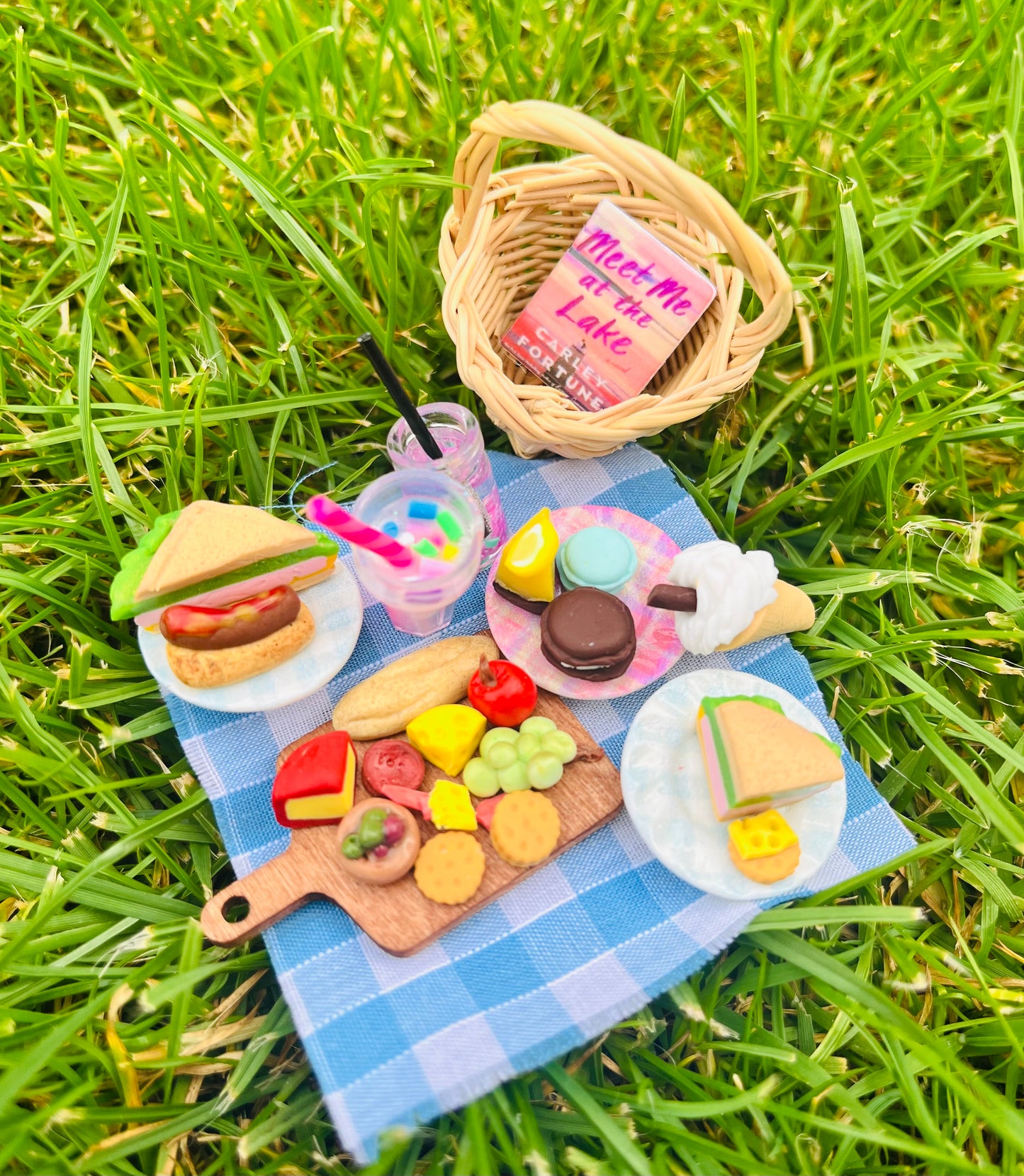 Mindful Miniatures - summer/picnic collection. (1:12 scale dolls house)