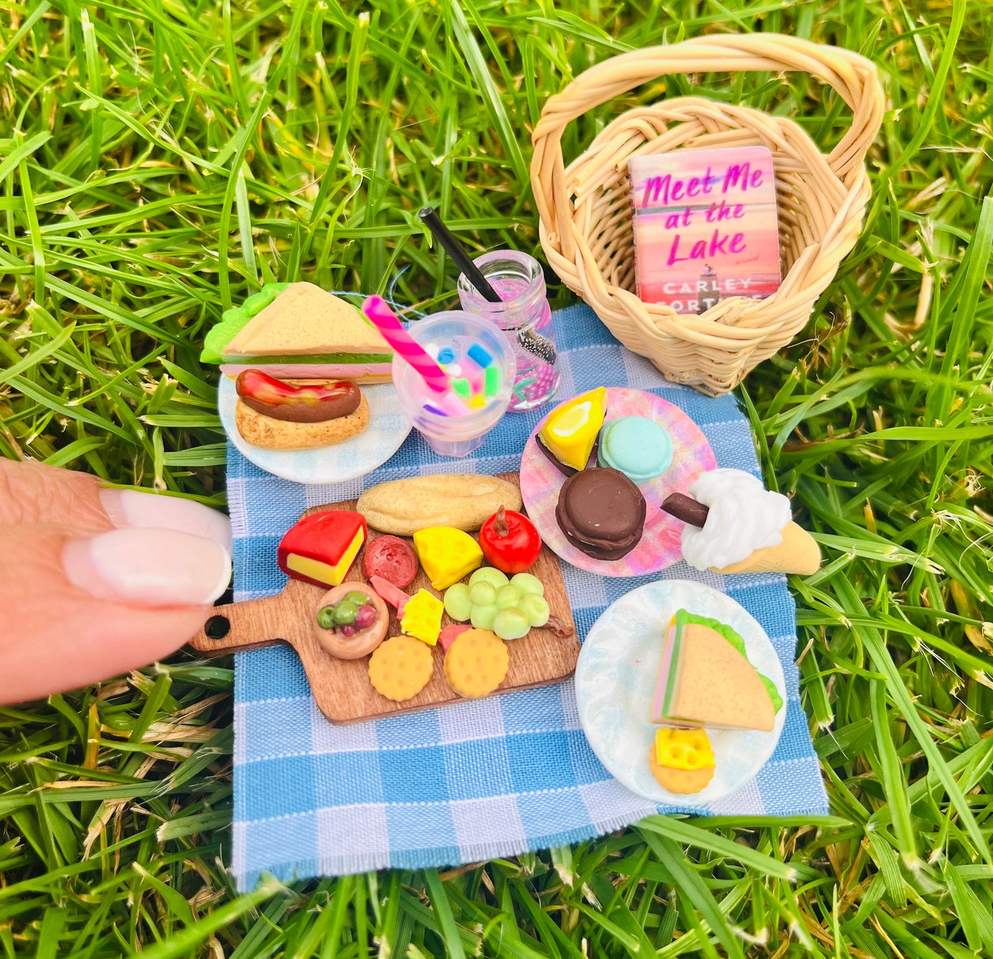 Mindful Miniatures - summer/picnic collection. (1:12 scale dolls house)